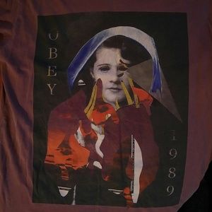 LAST CHANCE 🎉 Obey Vintage looking Obey Tee